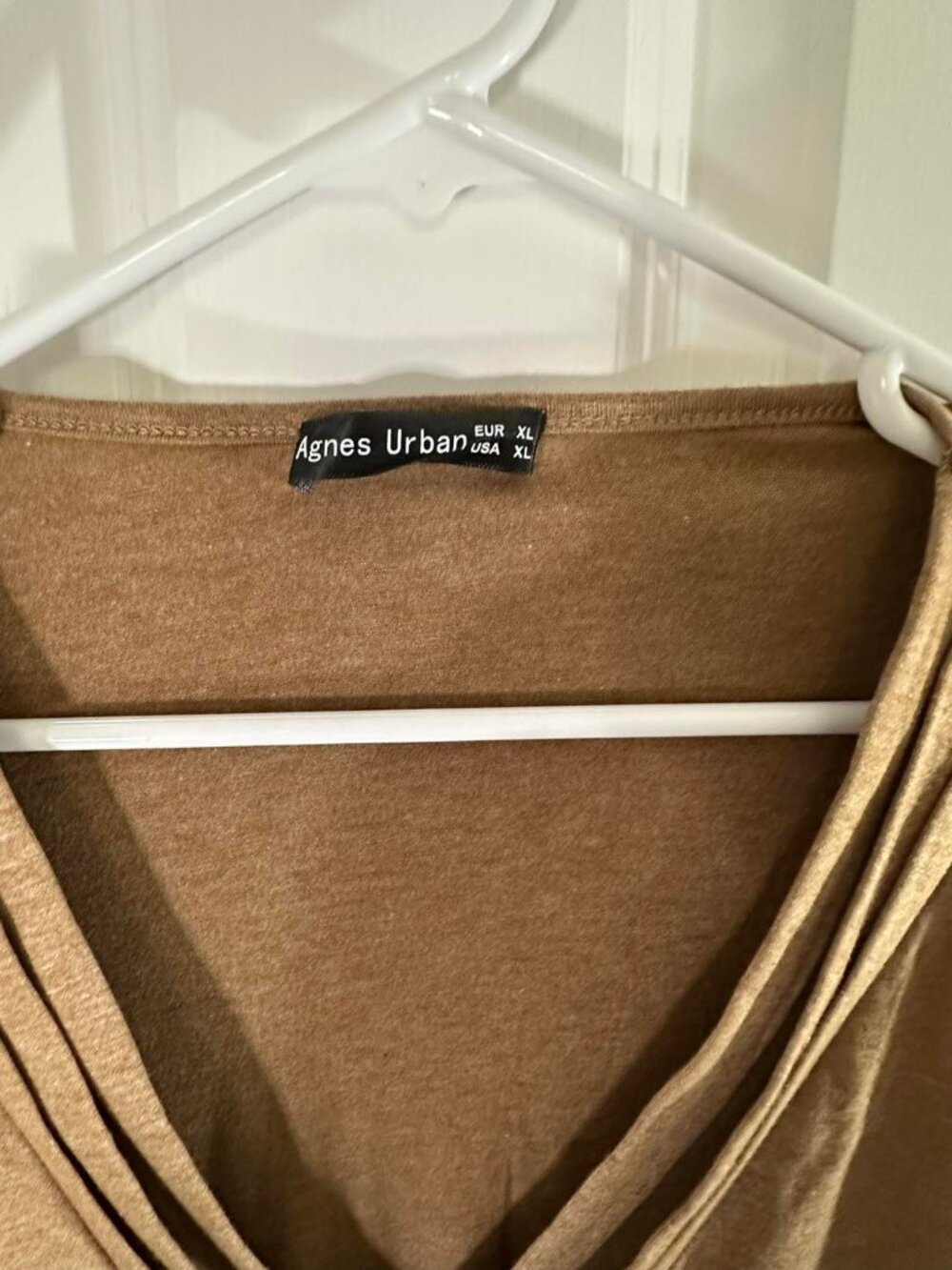 Agnes Urban Camel Tan Pleated V Neck Bishop Sleeve Blouse Top Long Sleeve XL - Picture 2 of 5